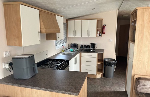 Rhyl Ski Chalet | 3 bedroom, pet free, static caravan in Prestatyn