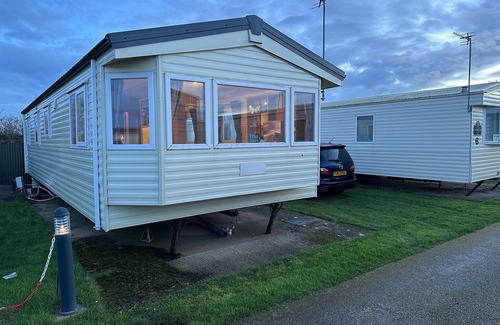 Rhyl Ski Chalet | 3 bedroom, pet free, static caravan in Prestatyn