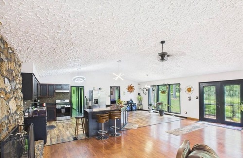 Elk Creek House | 3-bedroom Pet Friendly home on 14 acres with trails and seasonal creeks.