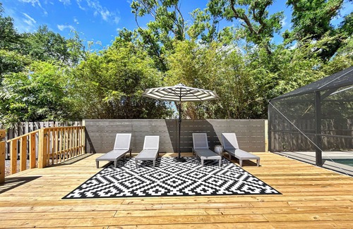 Braden River House | 3-bedroom pool house in Bradenton/Sarasota with fenced area for pets and kids