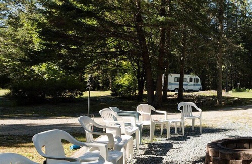 Salsbury Cove Apartment | 3 Bedroom Pool, PlayArea, CampFire Cozy Apt