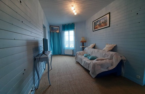 Le Mele-sur-Sarthe House | 3 Bedroom Private vacation home in Le MÃªle-sur-Sarthe