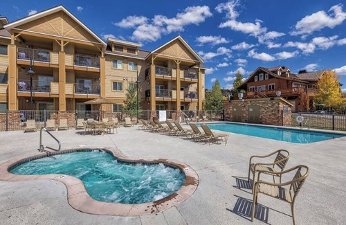 Grand Elk Ranch Condo | 3 Bedroom Presidential Condo, Sleeps 10, Kitchen, Rocky Mountain Preserve Resort