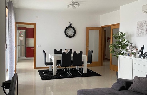Sao Martinho do Porto Apartment | 3-bedroom apartment, 2 swimming pools, 300 metres from the beach, 8 persons