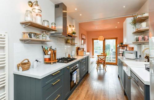 Mapperley House | 3 Bedroom Semi-Detached House Ideal for Corporate Stays in Nottingham