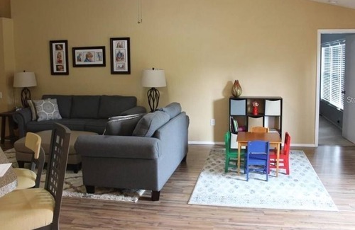 Lutz Apartment | 3 Bedroom Single family 426252 by Houzlet