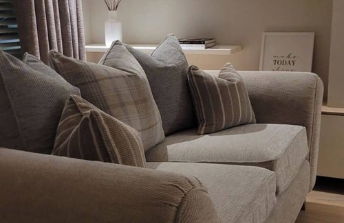 Pollokshaws House | 3 bedroom, Sleeps 6, free parking