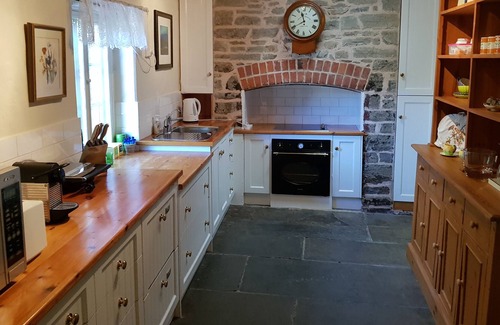 Upper Wakefield Bed & Breakfast | 3 bedroom stone cottage in the beautiful Clare Valley