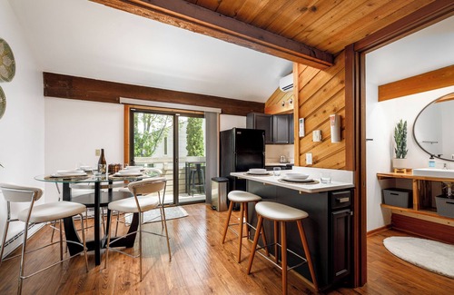 Cedar House | 3-bedroom townhome in charming Cedar with AC, WiFi. Enjoy your stay!