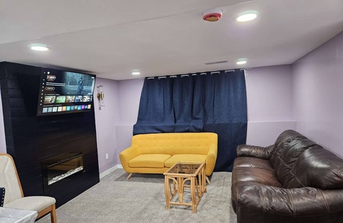 New Hope House | 3-bedroom townhome in peaceful New Hope with AC, WiFi