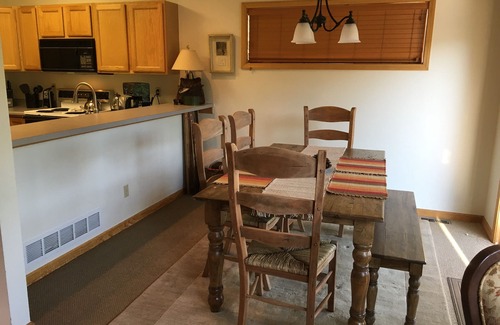 Avon House | 3 Bedroom Townhome, overlooking the EagleRiver, minutes to Beaver Creek and Vail