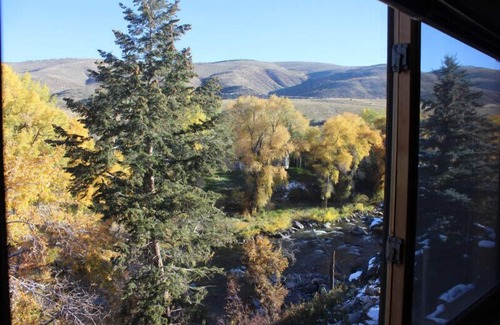 Avon House | 3 Bedroom Townhome, overlooking the EagleRiver, minutes to Beaver Creek and Vail