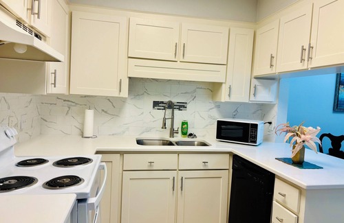 Lake Charles House | 3-bedroom townhome near Cowboy stadium and casinos