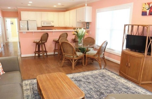 Edisto Island Villa | 3-bedroom villa in peaceful Edisto Island, seconds from the beach