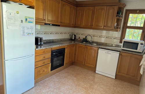 Calonge Villa | 3-bedroom villa in peaceful Calonge with pool, AC, and WiFi, close to the beach.