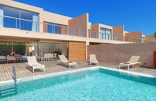 Salgados Villa | 3 Bedroom Villa with Private Pool in Salgados Beach