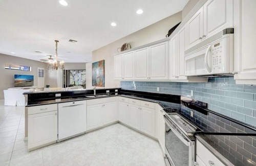 Bonita Springs Villa | 3 Bedroom w/spa in Hunter's Ridge with access to GOLF and Resort Amenities!