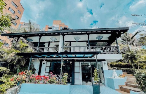 El Tesoro Apartment | 3 Bedrooms 3.5 Bathrooms