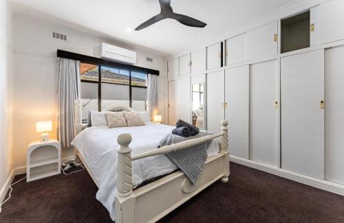 Lake Wendouree House | 3 Bedrooms By The Lake, Top Location