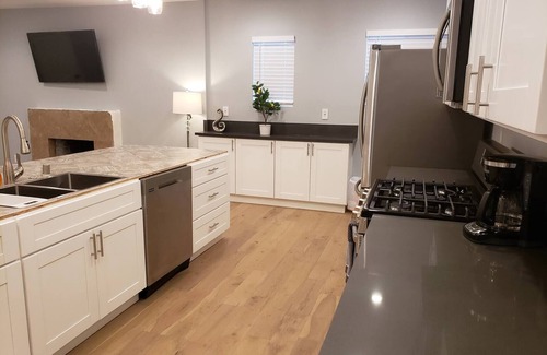 Pico - Robertson House | 3 bedrooms fully remodeled with all new furniture by Pico and Robertson