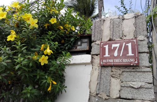 East Ham Tien Beach House | 3 Bedrooms House and big garden