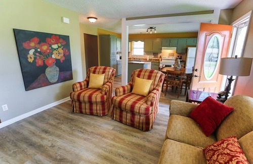 Albertville House | 3 bedrooms -walk to SMPA