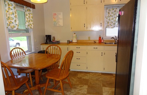 Rochester House | 3 blk St Mary 11 Mayo Pet Friendly Covered ByFaith