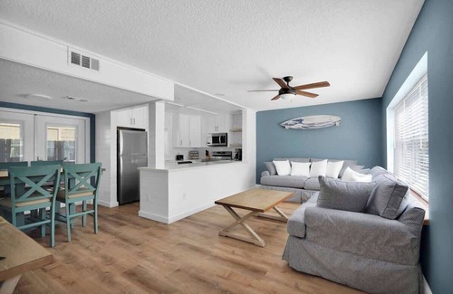 Jacksonville Beach House | 3 Blocks to Beach: Beachside Escape Coastal Oasis