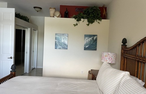 Miromar Lakes Villa | 3 br & 2 Ba, turnkey. 1st fl villa with 2 car gar. gated comm.