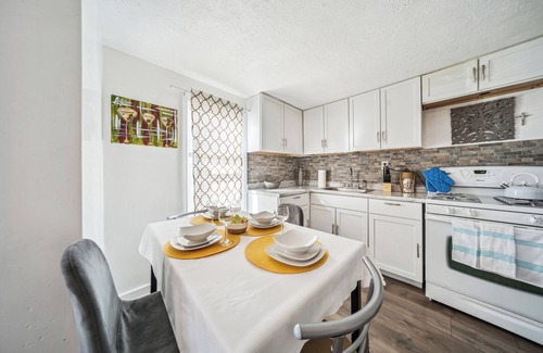 Garfield Heights House | 3 BR Home South Cleveland easy access to Cleveland Clinic, UH, Hopkins Airport