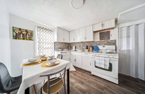 Garfield Heights House | 3 BR Home South Cleveland easy access to Cleveland Clinic, UH, Hopkins Airport