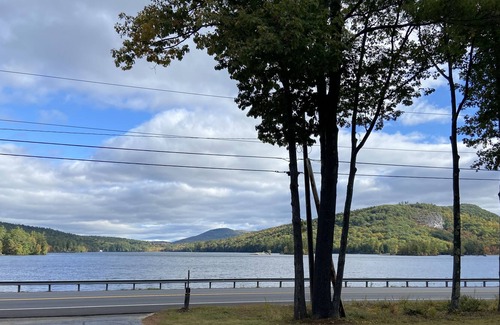 Greenwood House | 3 BR lake house minutes from ski resorts