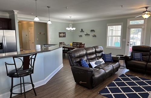 Milledgeville Condo | 3 BR Lake Retreat King Bed, Deep Water Docks, & High Speed Wi-Fi