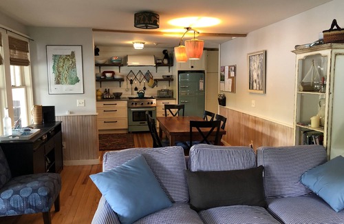Mount Sunapee Cottage | 3 BR Lakefront cottage on beautiful Mountain View Lake in Sunapee, NH