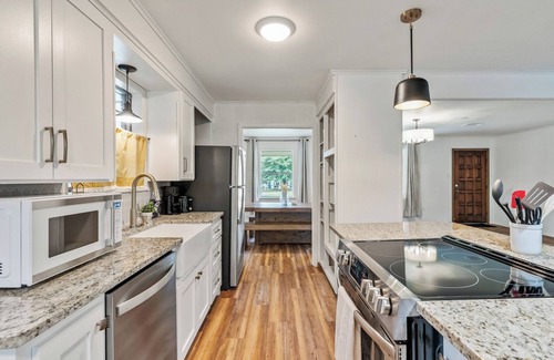 Conway House | 3 BR Spacious and Stylish Home