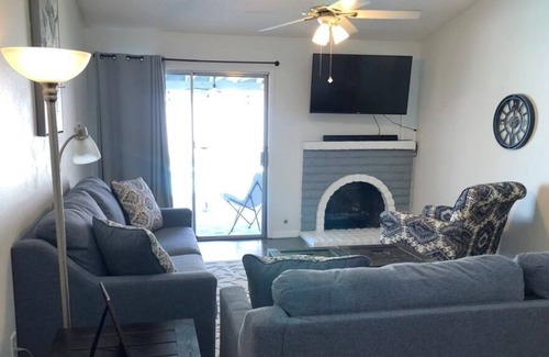 North Mountain House | 3 Br with a pool. Quiet neighborhood. Pets allowed. BBQ. Centrally located.