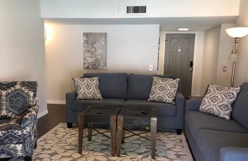 North Mountain House | 3 Br with a pool. Quiet neighborhood. Pets allowed. BBQ. Centrally located.