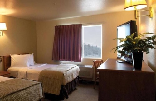 Kellogg Apartment | 3 Budget-Friendly Units w/ Free Breakfast, Near Silver Rapids Waterpark!