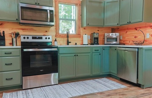 Rogers Cabin | 3 Cabins | 30+ | 3-Hot Tubs| DogOK | FirePit