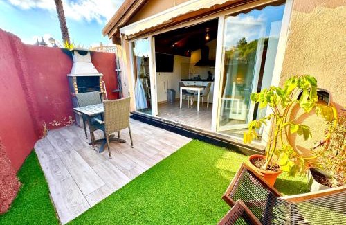 Puerto Marino Apartment | 3 Casita-Estudio con Jardín en la playa