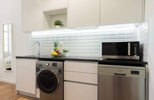 Uniao de Freguesias do Centro Apartment | 3 Cozy Bright Rustic Flats | City Center