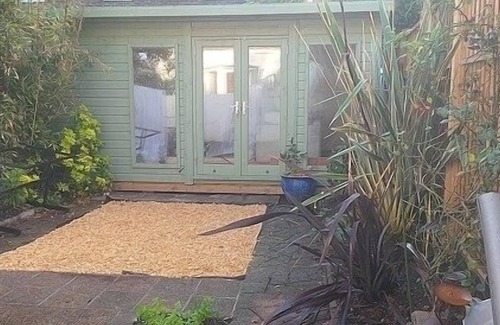 Wandsworth Apartment | 3 Double Bedroom Garden Cottage near Wandsworth Common