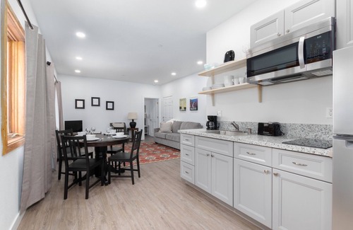 Mammoth Lakes Apartment | #3 EV charging - easy access to slopes/restaurants