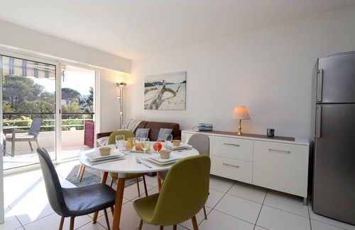 Saint-Raphael Apartment | 3* for very nice apartment, air-conditioned, Swimming pool, Elevator, Parking