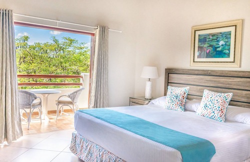 Maynards Hotel | 3 Garden Suites Close to Maycocks Bay and Mahogany Bay! Outdoor Pool, Parking!