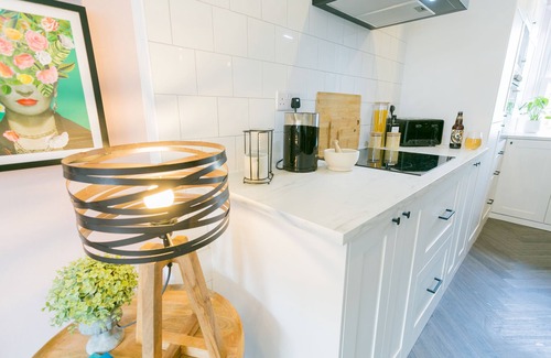 Menai Bridge Cottage | 3 Greenfield Terrace - a near a pub that sleeps 6 guests in 3 bedrooms