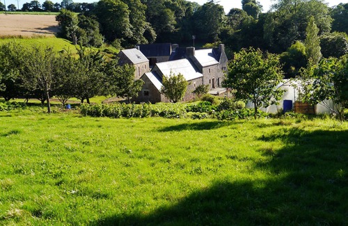 Ploulech House | 3 km from the sea, 18th century Breton house in a haven of peace and nature