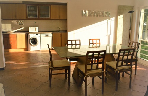 Zambujal Apartment | 3 km from Sesimbra, comfortable apartment, 12 nearby beaches, swimming pool and garden
