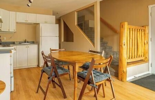 East Kootenay Apartment | 3 Level Condo - Nr Alpine Resort - Free Parking