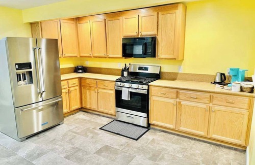 Old Southwest House | 3-Masters/3.5 Bath/Sleeps 13/Pet OK